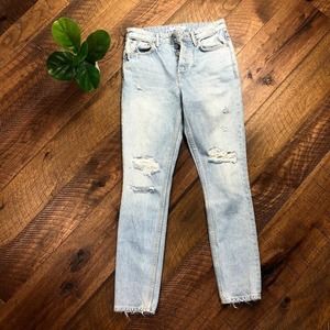 GRLFRND 25 Karolina destroyed denim jean